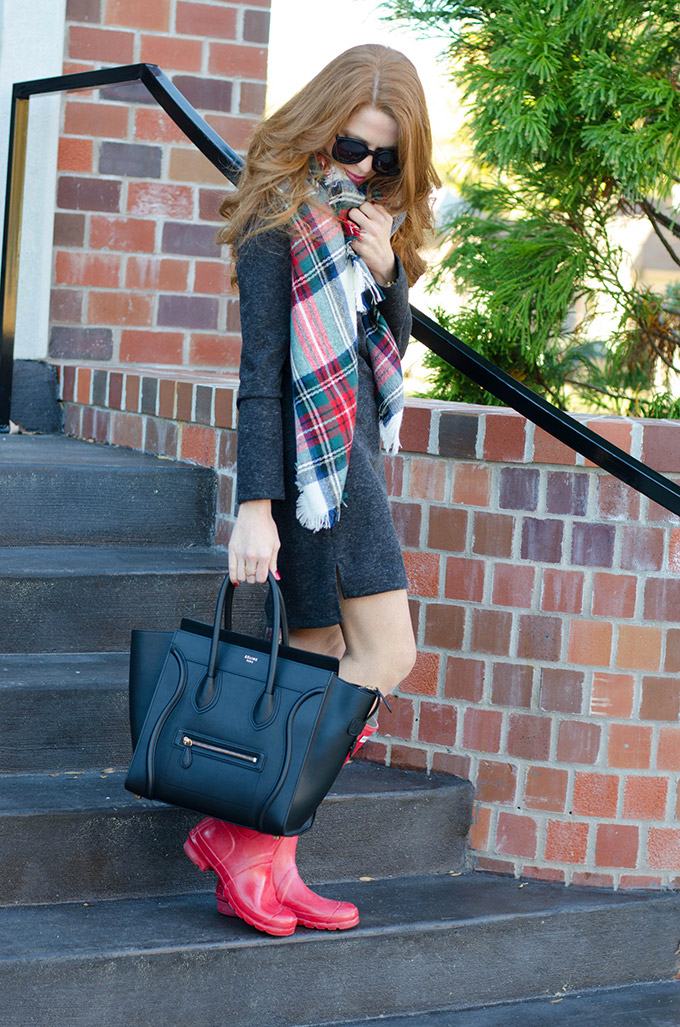christmas-plaid-scarf-and-sweater-dress